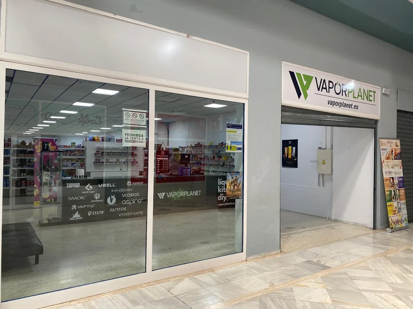 Tienda física VaporPlanet en el Centro Comercial Las Torres, Écija